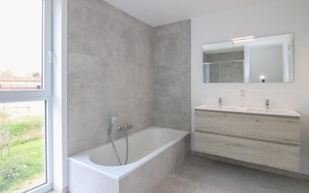 Energiezuinige woning te huur nabij het centrum van Wevelgem - Photo 2