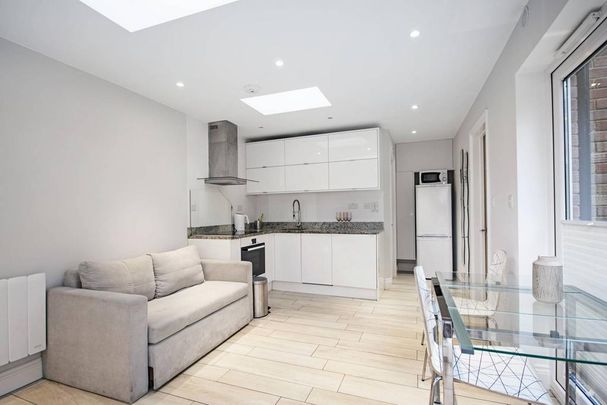 5 bedroom house to rent - Photo 1