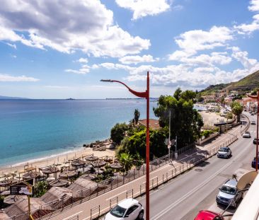 Grazioso bilocale con terrazza vista mare in zona Pace - Photo 5