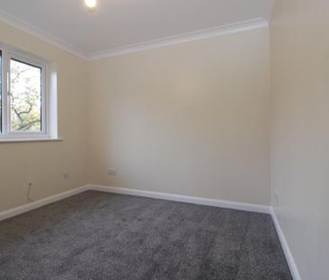 Flat K Araby Court Lawrence Grove, Southampton - Photo 3