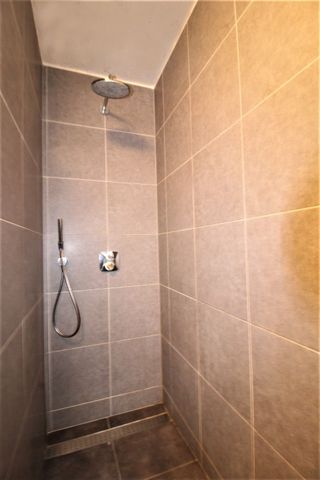 Ruime woning (205 m²) te koop in Oostrozebeke – centraal gelegen tussen Waregem en Tielt - Photo 4