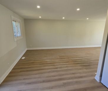 For Lease - 698 Burton Drive, Innisfil, Ontario - Photo 1