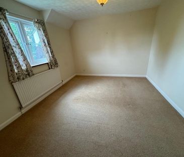 4 bedroom detached house to rent - Photo 3