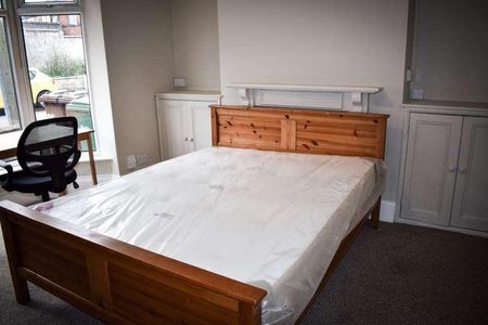 Foster Street – Bed, LN5 - Photo 2