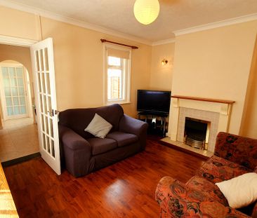 4 bedroom house - Photo 3