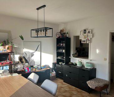 Gelijkvloers appartement met aparte garagebox - Photo 1