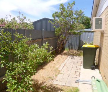 Two bedroom unit in quiet location - Photo 4