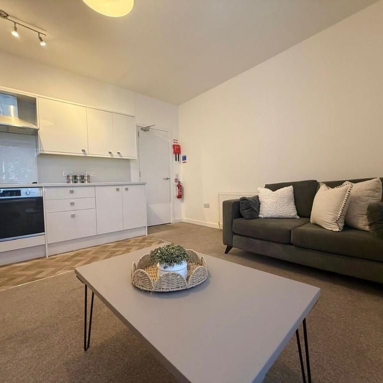 2 bedroom flat to rent - Photo 1