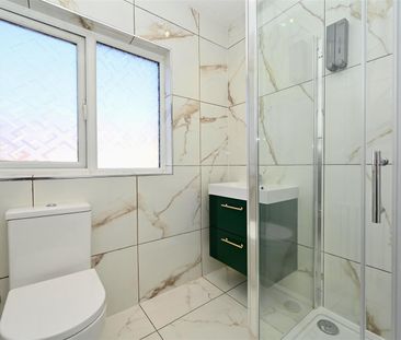 21 Ebor Parade, Belfast, BT12 6NS - Photo 4