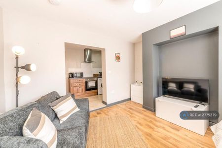 Studio to rent - Photo 5