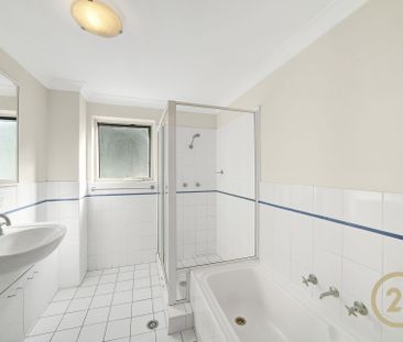 Leafy Luxury & Resort Living – Oversized Apartment in Premier Kensi... - Photo 1