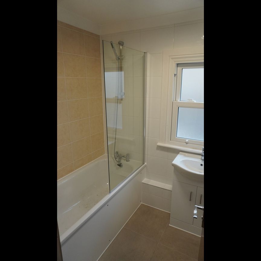 1 Bed Flat, Adelaide Ave, SE4 - Photo 1