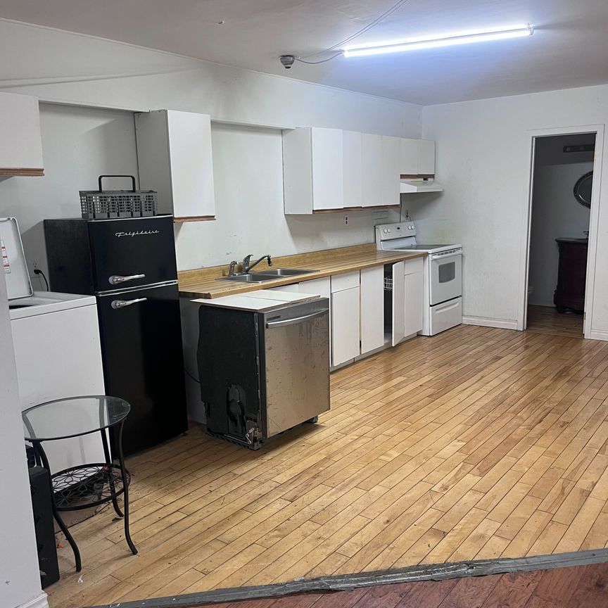 For Lease - 13 King Street, Kawartha Lakes, Ontario - Photo 1