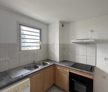 Location Appartement 1 pièce 28m² ST DENIS 97400 - Photo 2