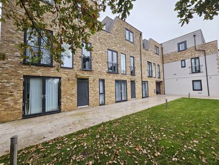 Bellingham Road, London SE6 - Photo 5