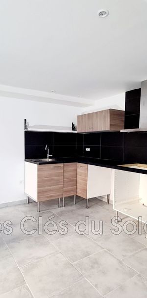 Location appartement 3 pièces 57 m² Bandol - Photo 1