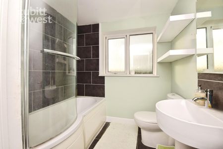 3 bedroom semi-detached house to rent - Photo 3