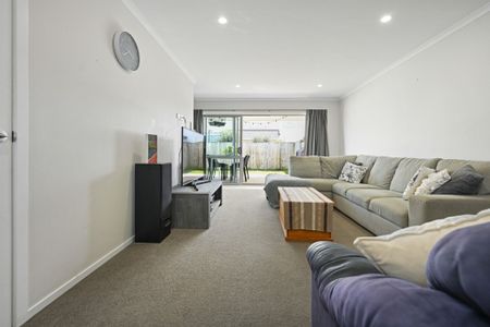 Located at 4 Anna Jean Crescent, this 3-bedroom, 2-bathroom home offers modern living in the desirable Flagstaff area. - Photo 5