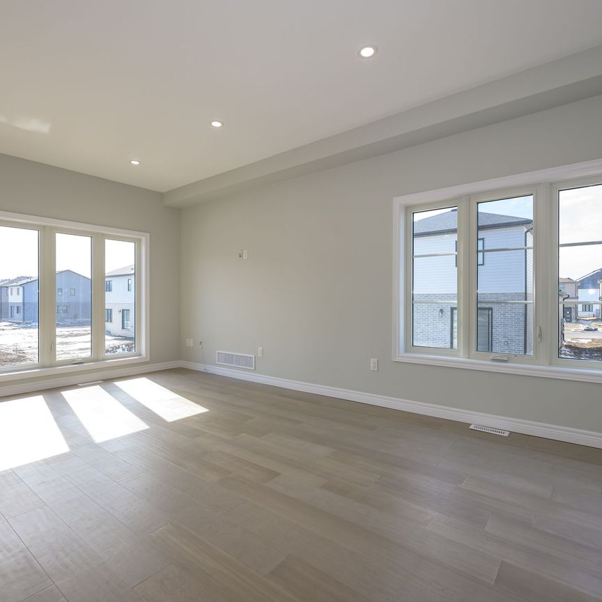 For Lease - 3650 SOUTHBRIDGE Avenue, London South, Ontario - Photo 1