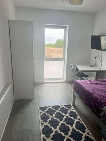 Jeffery Street Room 4 - Photo 5