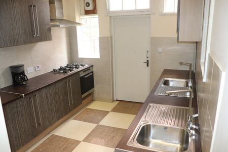 1 bedroom in a house share to rent - Photo 5