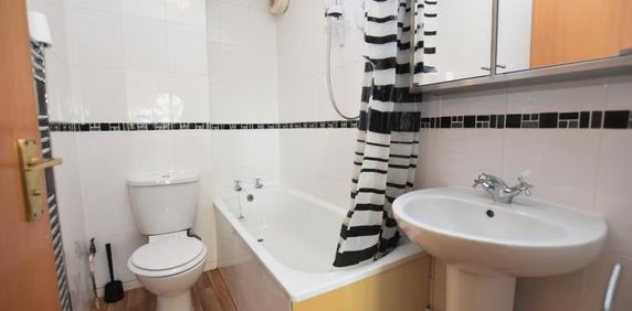2 bedroom apartment to rent - Photo 2