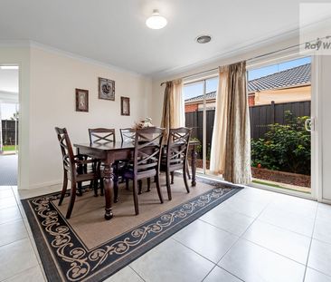 Grand Family Home - Photo 5