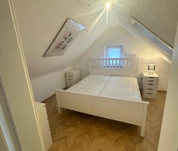 Stilvolle und möblierte 2-Zimmer-Wohnung in Stuttgart-West - befristet - Photo 1