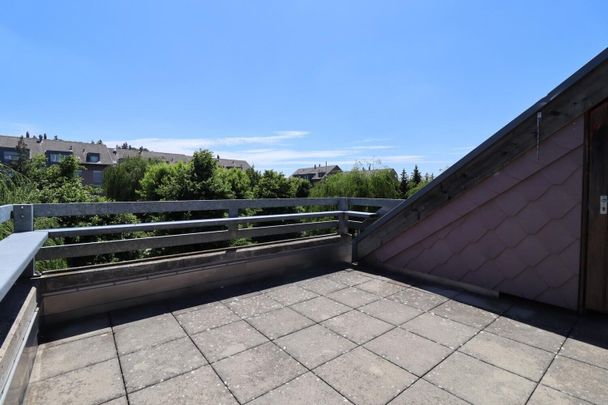 Dream home: Attic apartment with gallery and terrace! - Photo 1