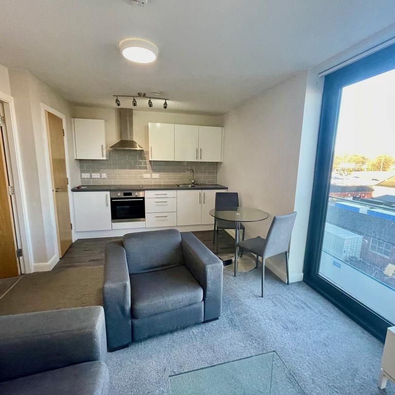 2 bedroom flat to rent - Photo 1