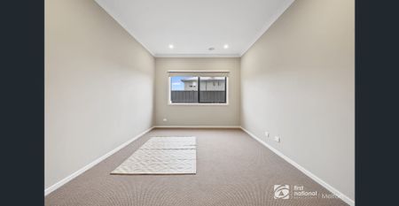 Modern Family Living in a Prime Strathtulloh Location - Photo 2