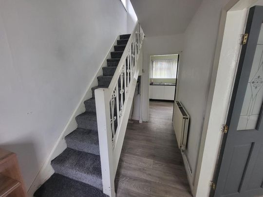 3 bedroom semi-detached house to rent - Photo 1
