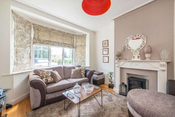 Hall Road, Isleworth, TW7 - Photo 1