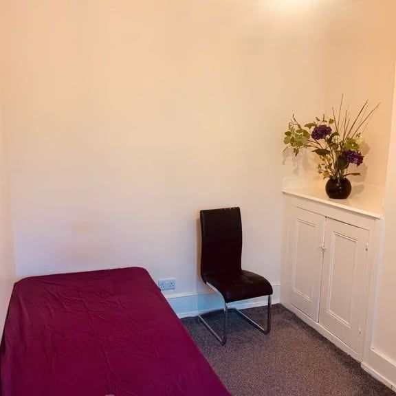 Room in a Shared House, Alfred Road, SE25 - Photo 1