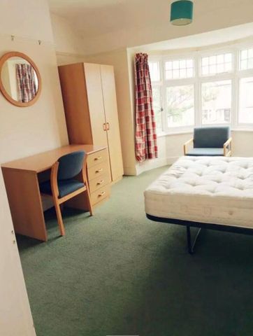 2 bedroom semi-detached house to rent - Photo 5