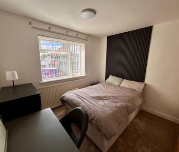 6 bedroom house of multiple occupation to rent - Photo 3