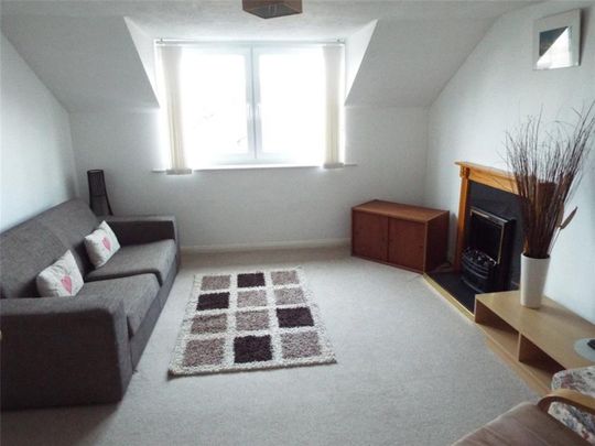 2 bedroom Flat To Let - Photo 1