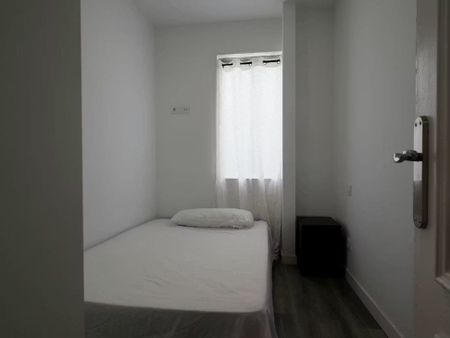 Calle de Antonio Zamora, Madrid, Community of Madrid 28011 - Photo 2