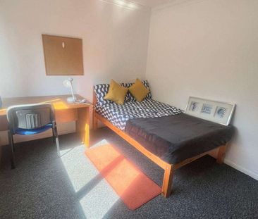 Downs Road Room 4 - Photo 3