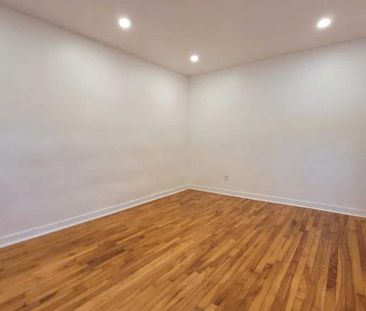 GRAND 3 1/2 - 3485 ELLENDALE - RECEMMENT RENOVE - Photo 1