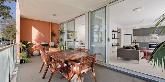 MGM MARTIN – ONE BEDROOM APARTMENT (TO BE FRESHLY PAINTED AND BRAND NEW CARPET TO BE INSTALLED) - Photo 3