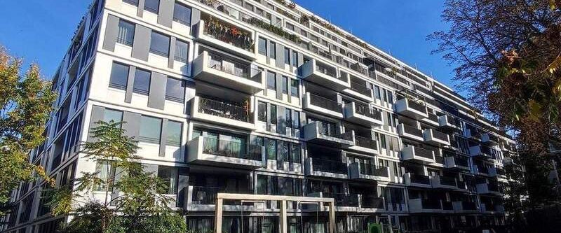 Luxus im Zentrum: ruhige Wohnung mit Pool, Sauna und Gym - Photo 1