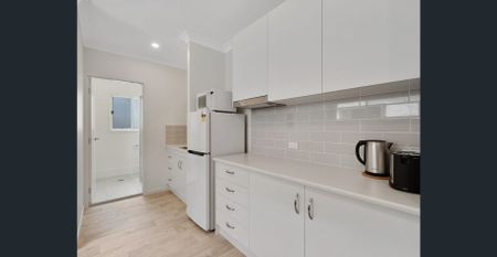 MODERN FURNISHED STUDIO APARTMENT – BILLS INCLUDED! - Photo 4