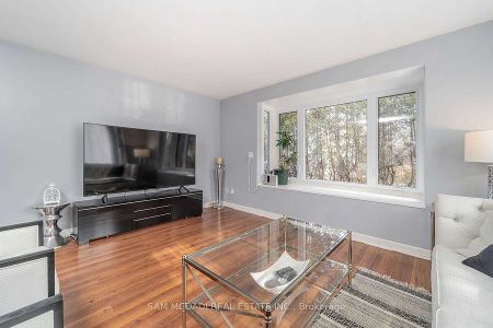 For Lease - 1730 Sunningdale Bend, Mississauga, Ontario - Photo 2
