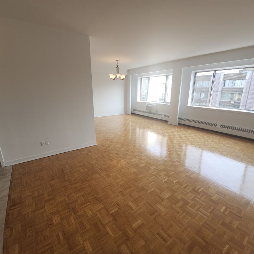 2300 Rue Saint Mathieu, #1803 - Photo 1