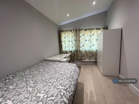 2 bedroom semi-detached house to rent - Photo 3