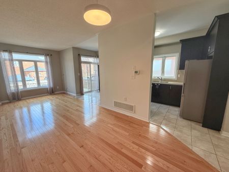 For Lease - 35 White Spruce Crescent, Vaughan, Ontario - Photo 5