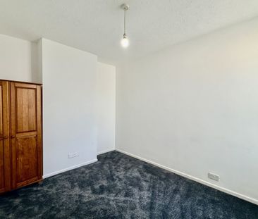 Tottenham Road - Photo 6