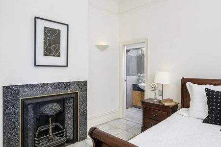 Stylish & Secure home in wanted locale - Photo 4