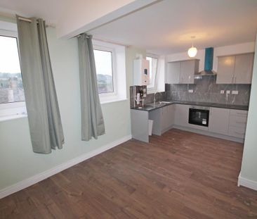 2 bedroom flat to rent - Photo 2